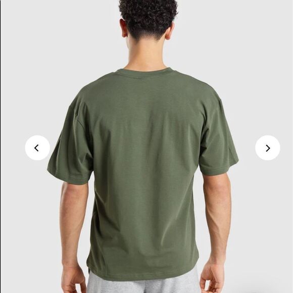 GYMSHARK ESSENTIAL OVERSIZED T-SHIRT MENS GREEN NWT IN PACKAGING - Picture 2 of 5